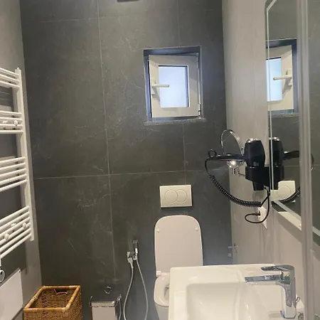 Arvi Boutique Lukovë