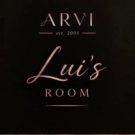 Arvi Boutique *